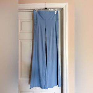 Athleta Salutation Stash Flare Pants Size Medium